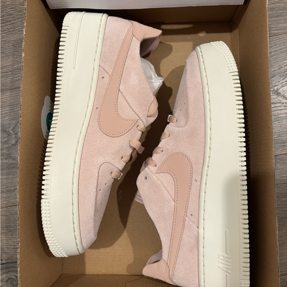 Nike Women’s Air Force 1 Sage Shoes Size 9.5